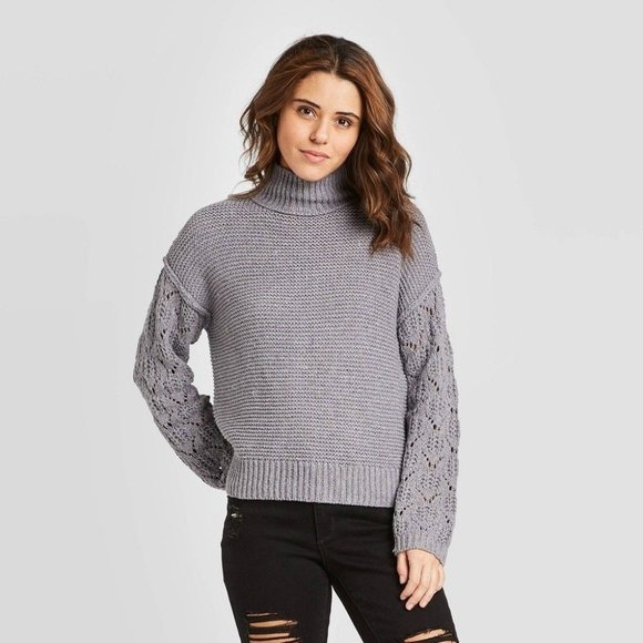 Universal Thread Sweaters - Universal Thread Turtleneck Pullover Sweater M